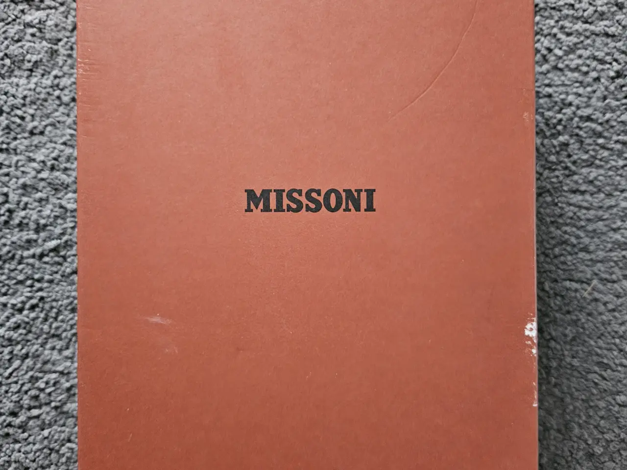 Billede 2 - Missoni tekstilpump med bordeau hæl.