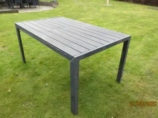 1 stk Jutlandia Non Wood Havebord 1,5 mtr