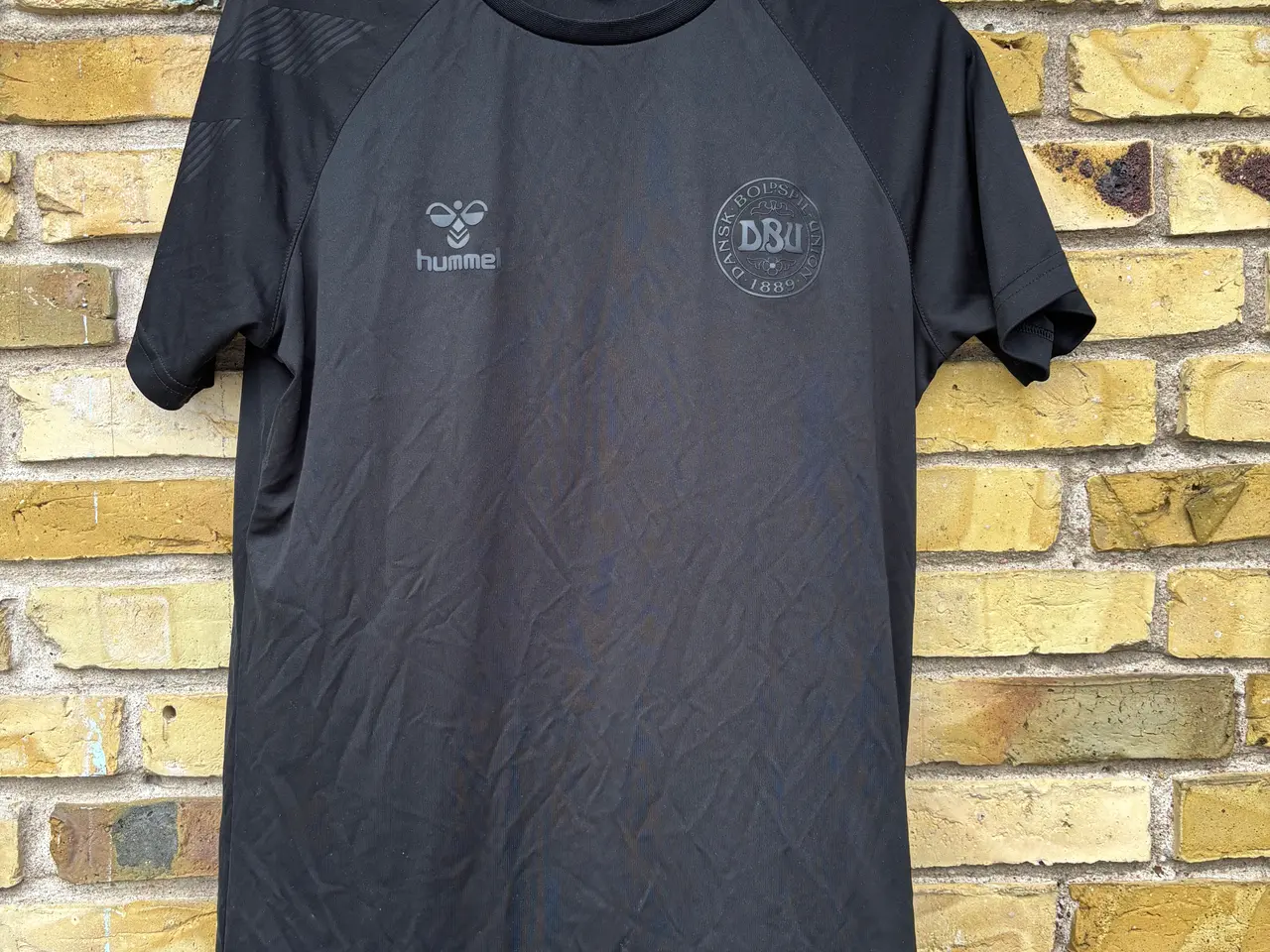 Billede 1 - Hummel DBU Landsholdstrøje – Sort Blackout Edition