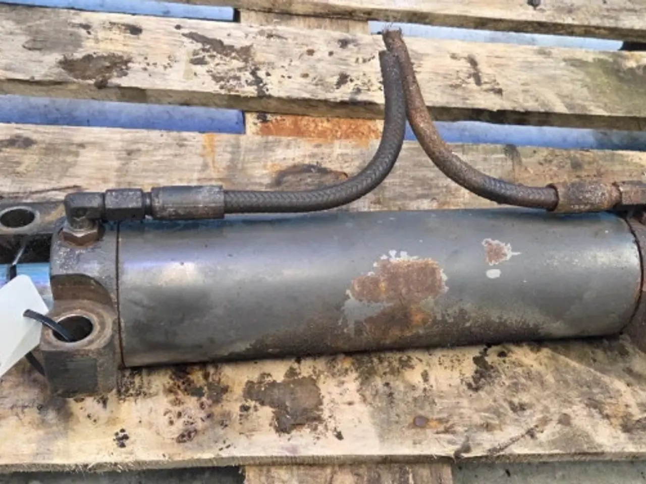 Billede 7 - New Holland LB115B Styrecylinder 85807979