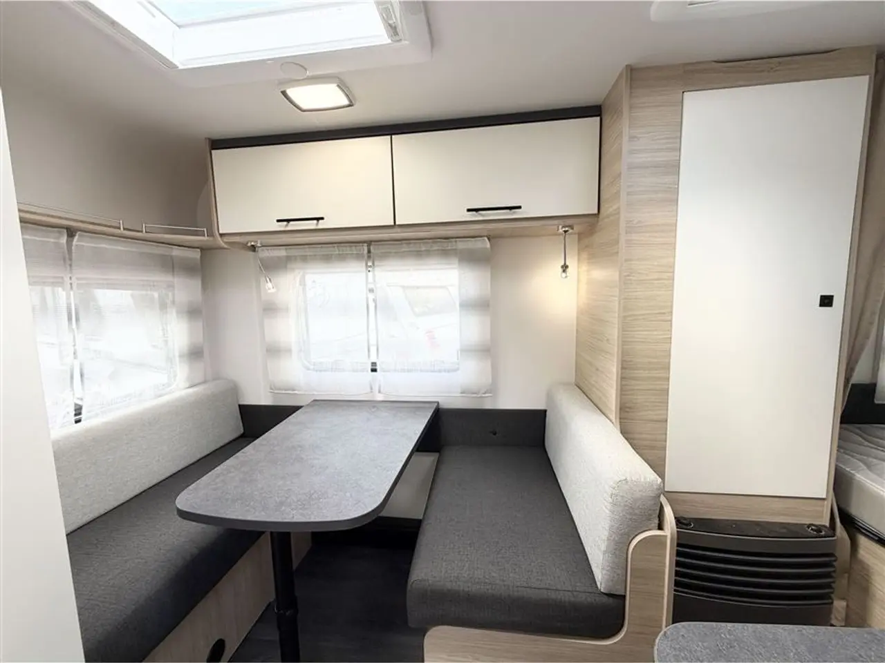 Billede 7 - 2024 - Caravelair ALBA 472 Enkeltsenge-Lamel-Gulvtemp.-Mover-Tagmarkise