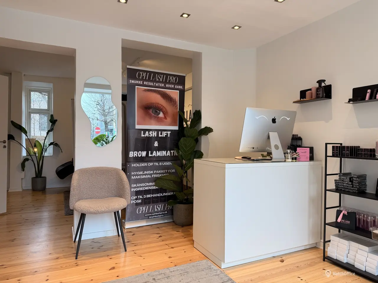 Billede 1 - Butikslokale til leje på Falkoner Alle 104, st.th.