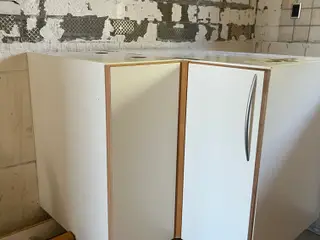HTH Hjørneskab 90x85 cm hvidt laminat, m bøge kant