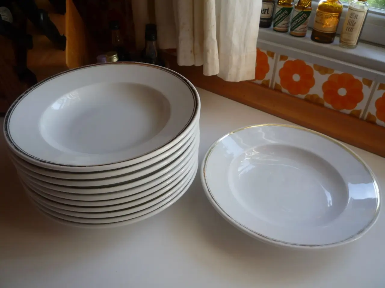 Billede 1 - Retro, 11 dybe tallerkener