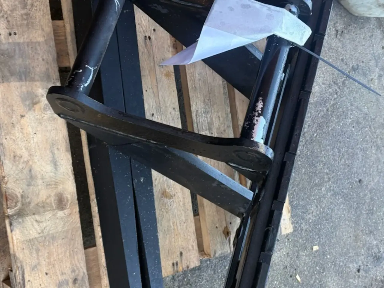 Billede 1 - - - - Pallegafler til bagarm på rendegraver inkl Hydrema beslag