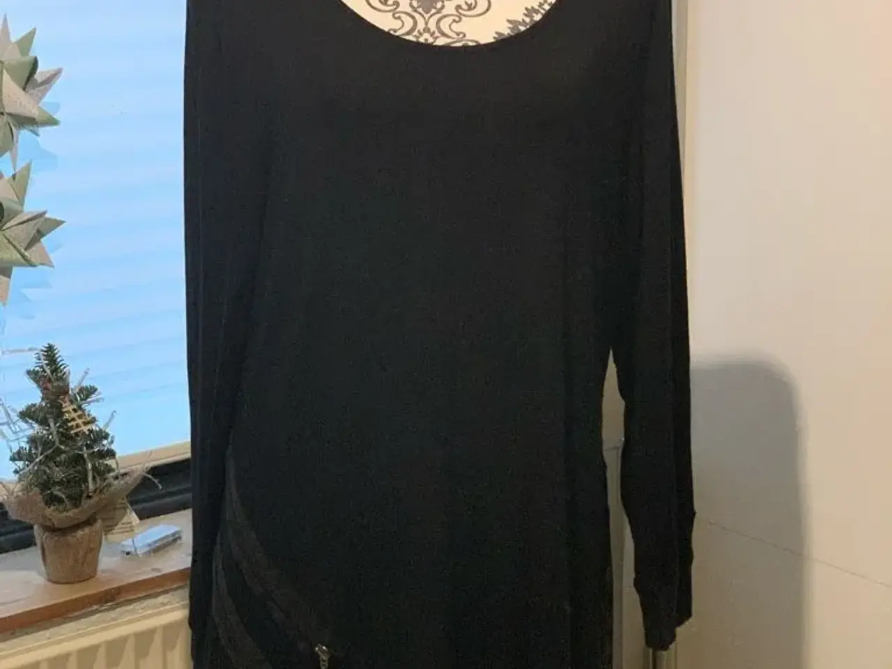 Billede 2 - Meget billig bluse fra E