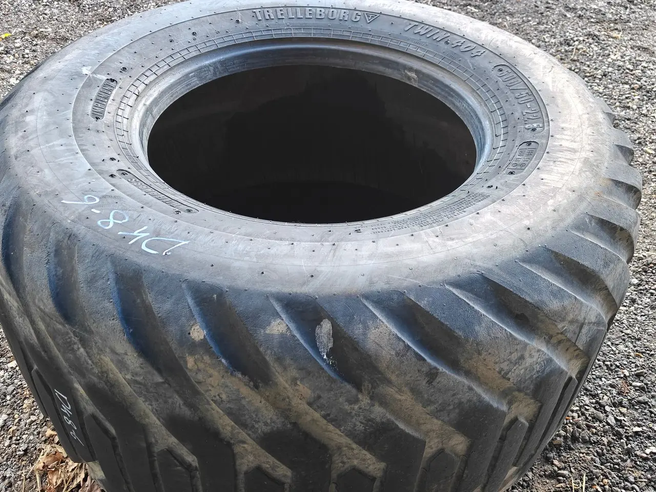 Billede 1 - Trelleborg Twin 404 600/50-22,5 XXX