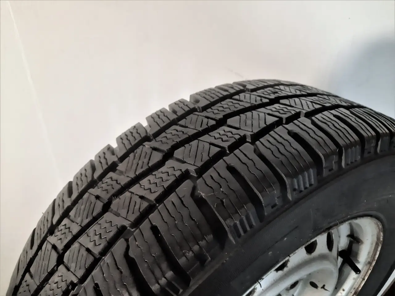 Billede 4 - 6x139,7 15" ET29 Nav 67,1ø vintersæt TOYOTA Hiace