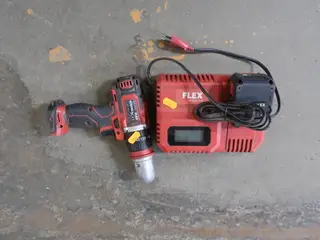 Slagboremaskine FLEX PD 2G 10.8-EC med 1 batteri og 1 lader