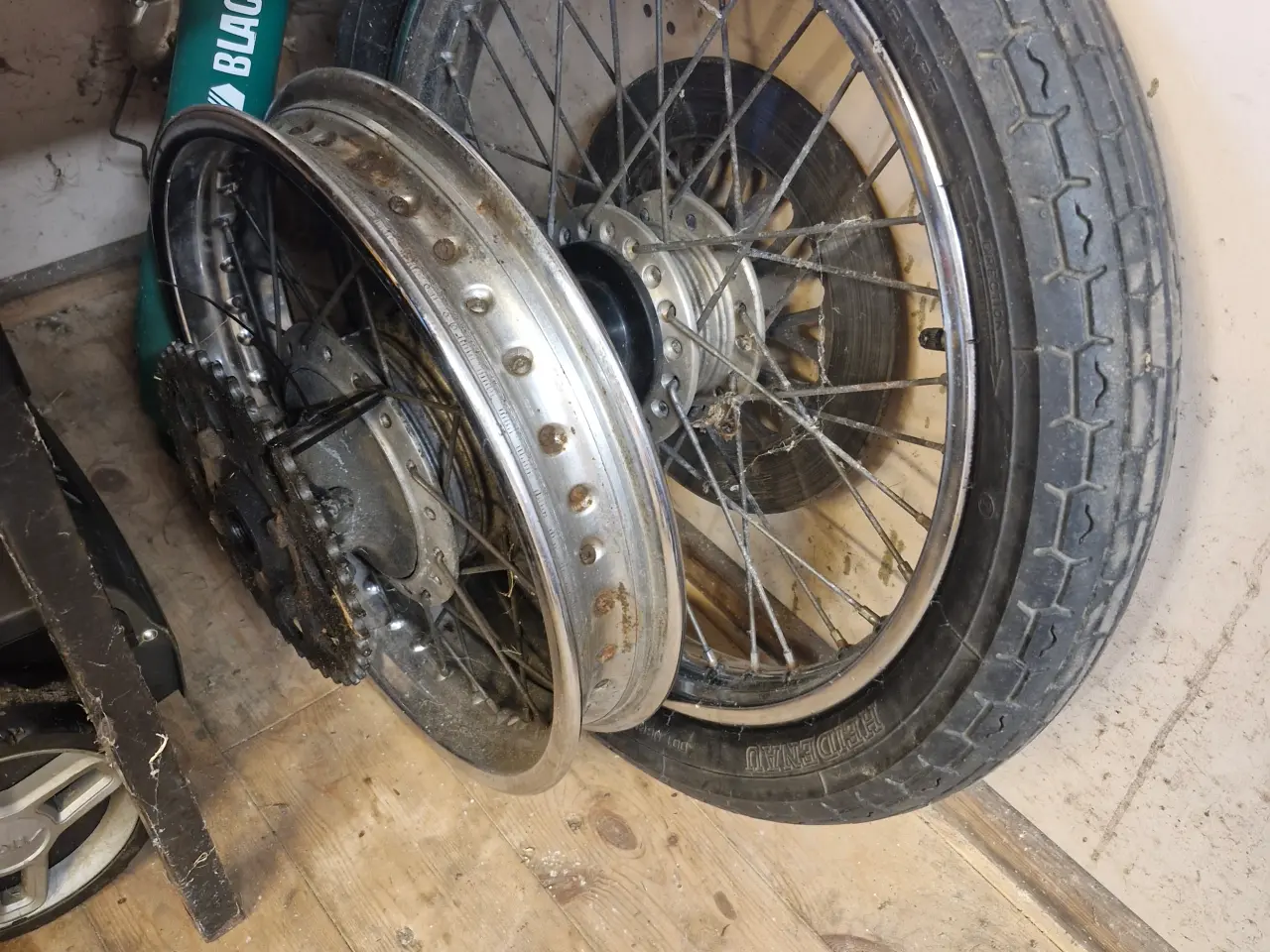 Billede 2 - Suzuki Gn 250 dele sælges.