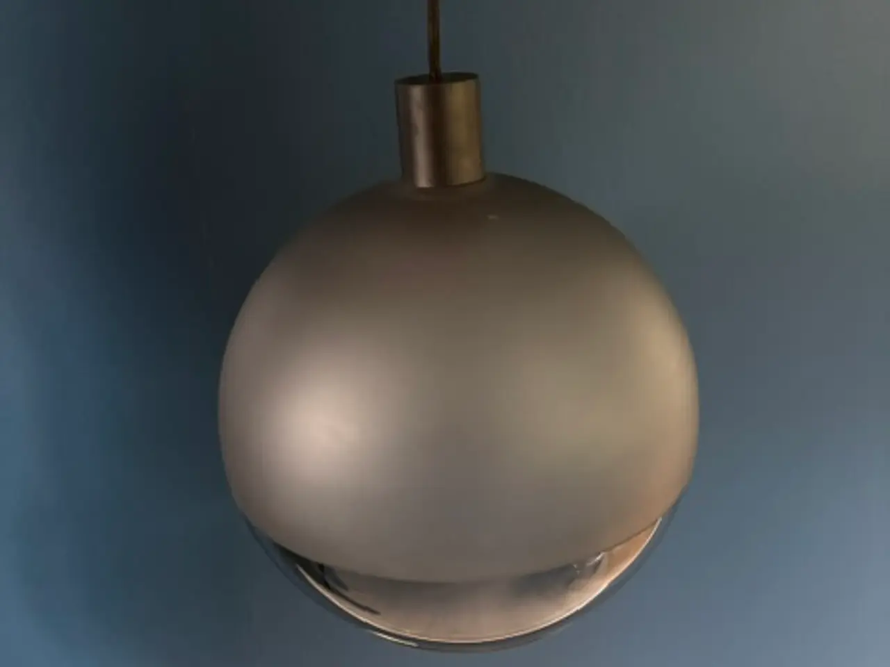 Billede 5 - IKEA kugleformet pendel i røgfarvet glas