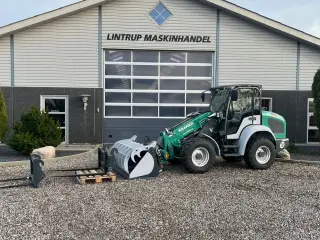 Kramer KL25.5T TILBUD med Teleskoparm, så den har stor rækkevidde og fleksibilitet.