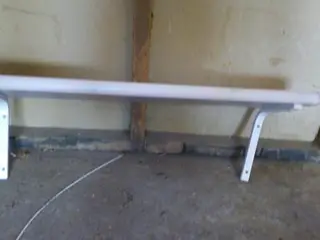 Hylde Længde er 80cm dybde er 19 cm og tykkelse 28