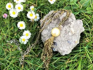 HALSKÆDE med PERLE - antikguld