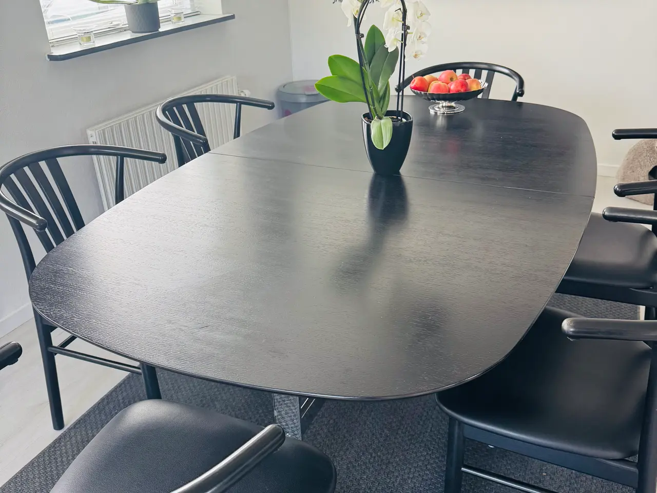 Billede 7 - Spisebord med 2 plader. Kuglelejeudtræk. 