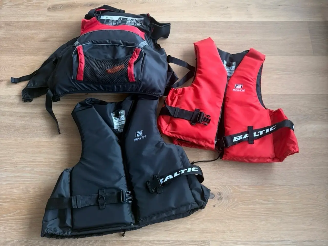 Billede 3 - 70-90kg redningsvest i sort