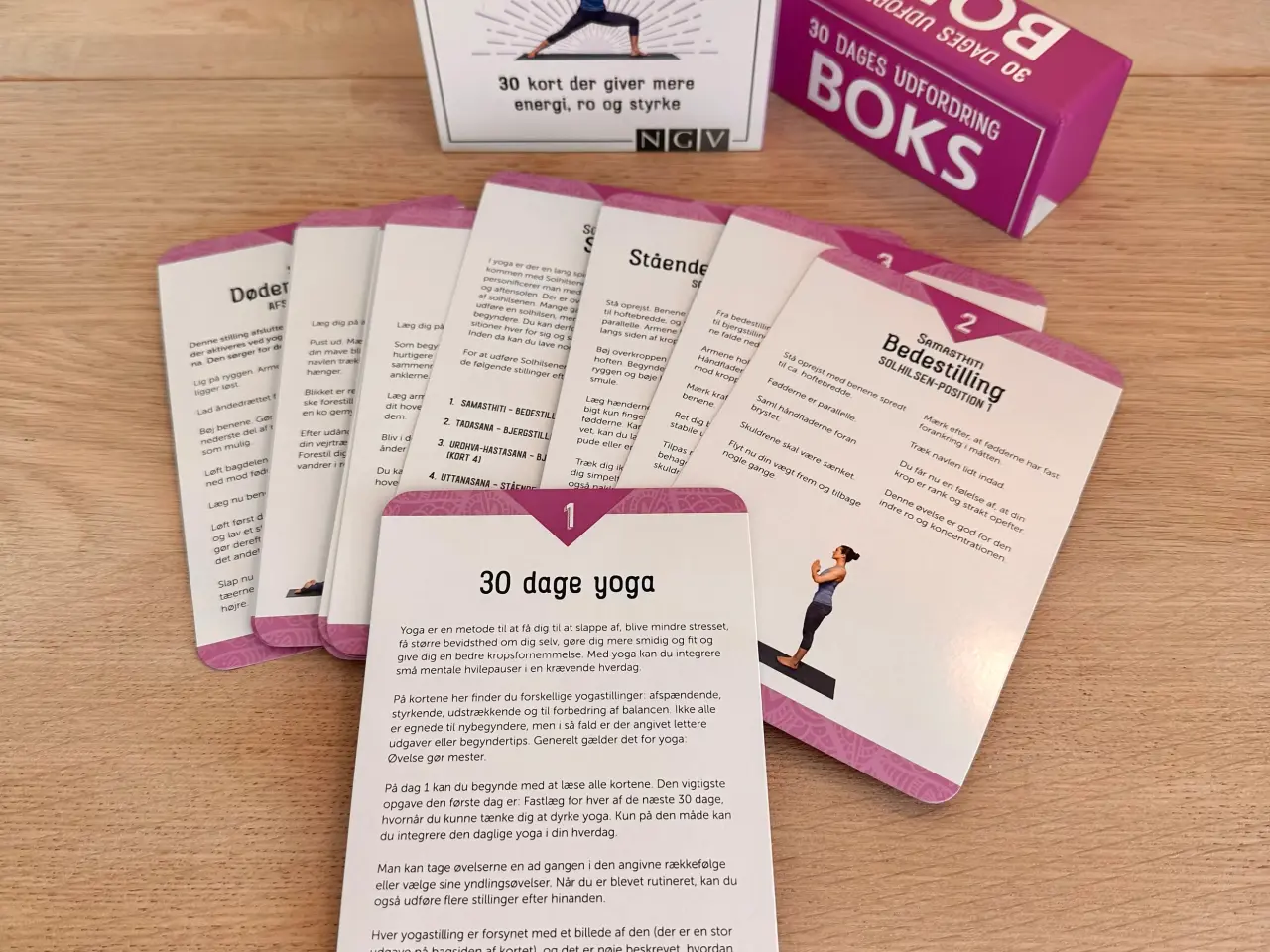 Billede 9 - To pilleæsker og YOGA boks