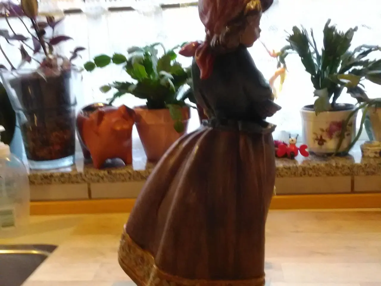 Billede 4 - Lladro Pige m/blomster