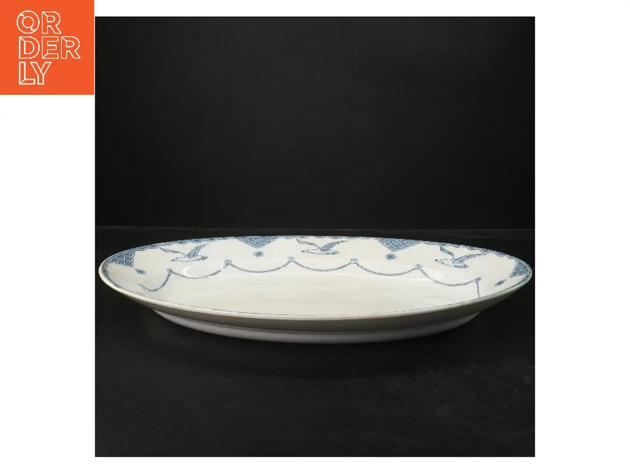Billede 2 - Ovalt serveringsfad af porcelæn (str. 40x29 cm)