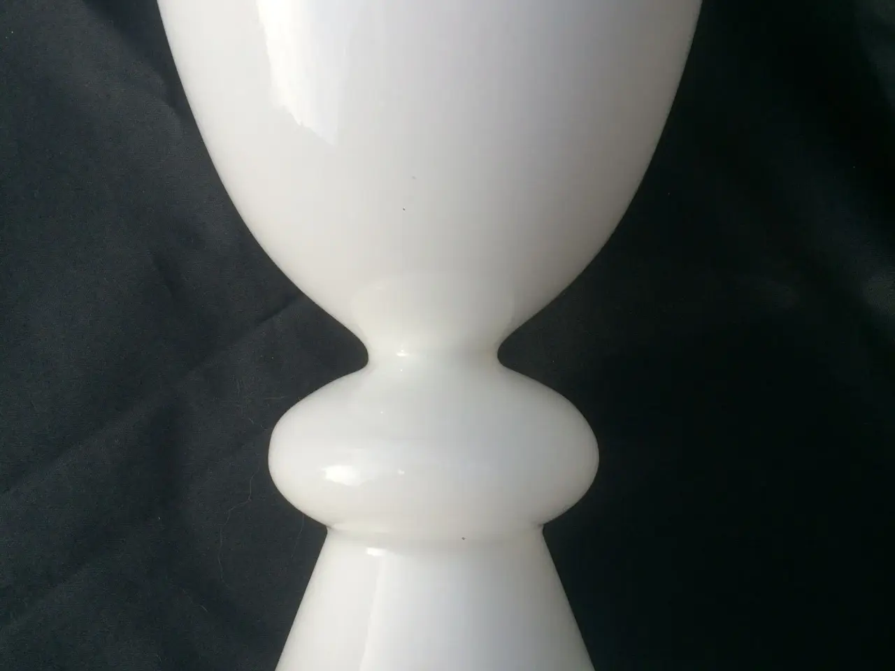 Billede 2 - Hvid opaline vase Holmegård
