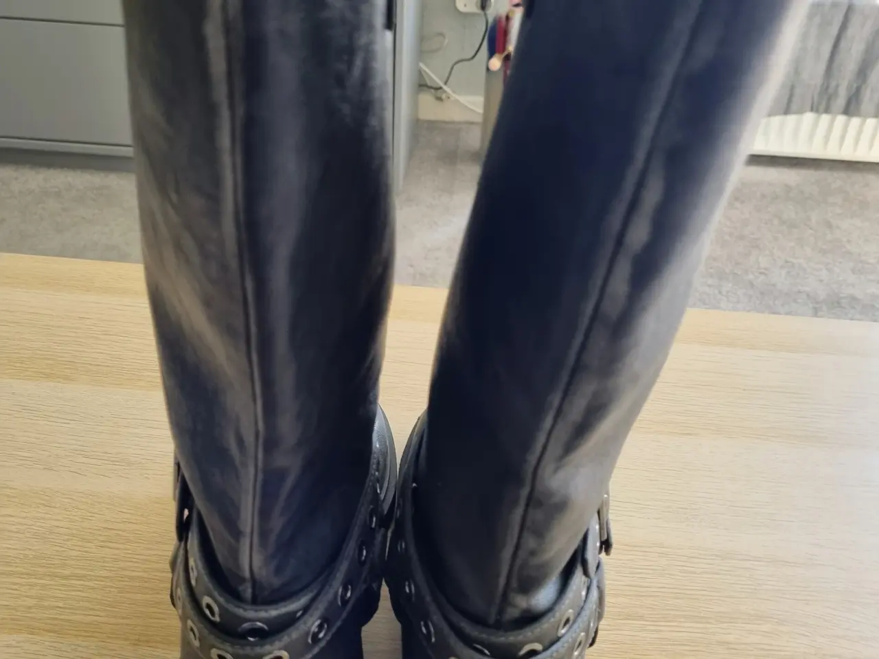 Billede 4 - Bershka helårs biker støvler, sort stonewash look