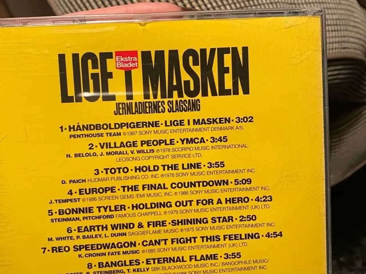 Billede 2 - Lige i masken
