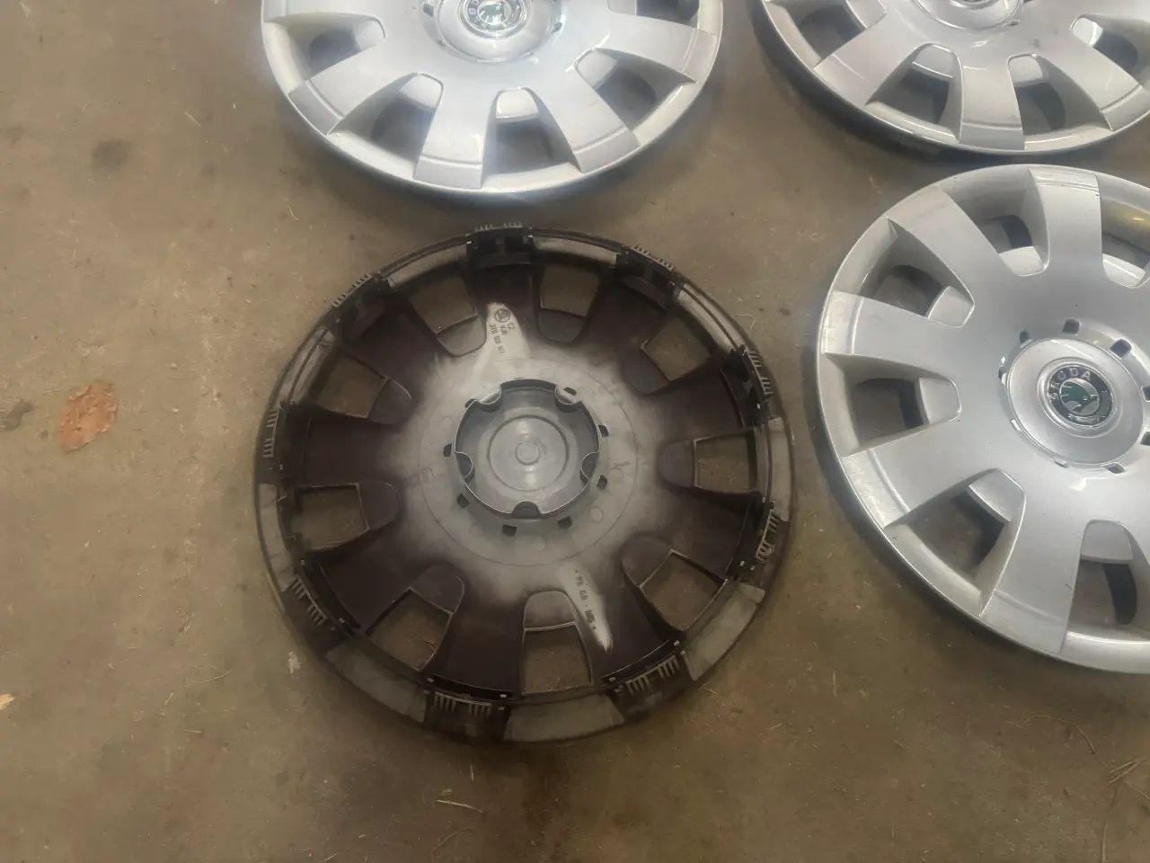 Billede 5 - Originale skoda hjulkapsler