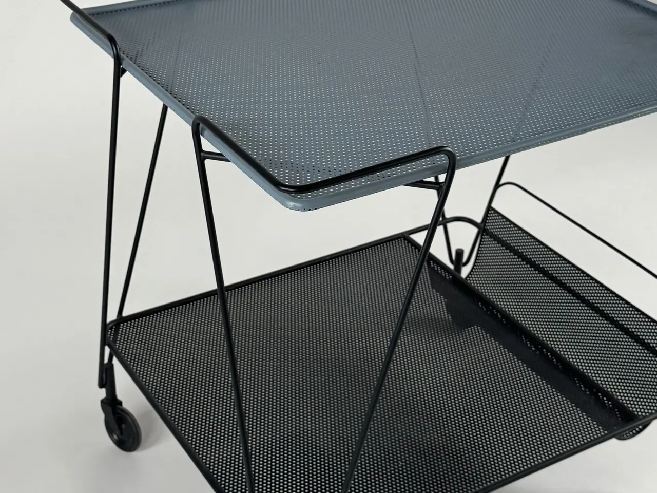 Billede 4 - GUBI Matégot Trolley – Blå/Sort