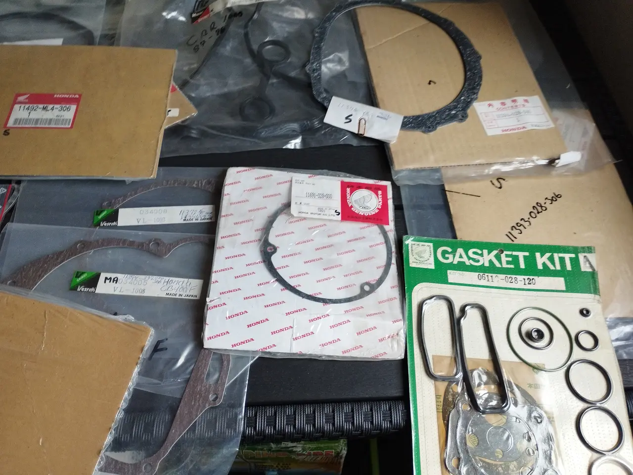 Billede 11 - Nye reservedele m.v. Honda M.C kasse (7) ( Se %) 