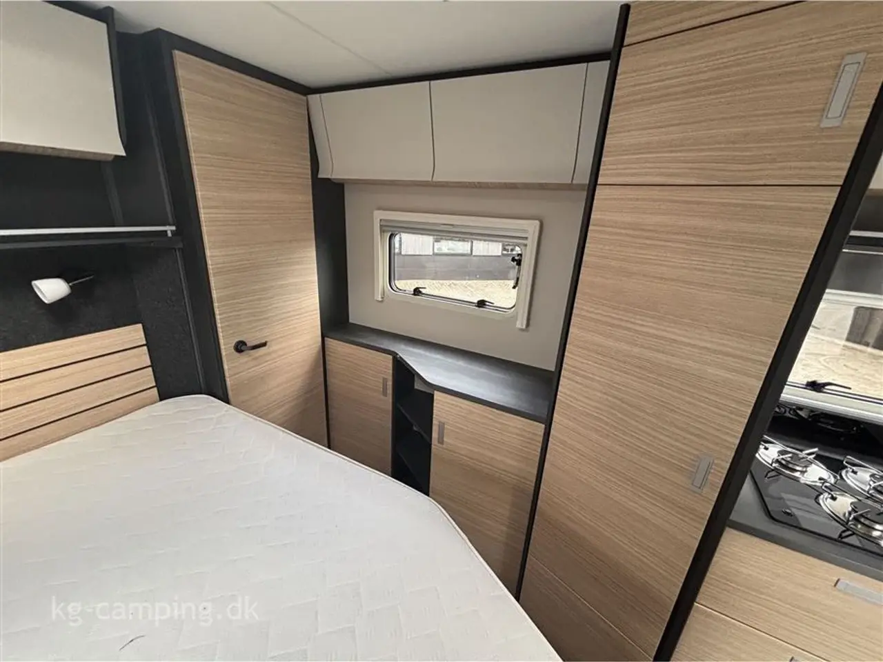 Billede 9 - 2022 - Hobby Optima De Luxe T70 F aut. Velholdt autocamper med dobbeltseng og masser af ekstraudstyr.