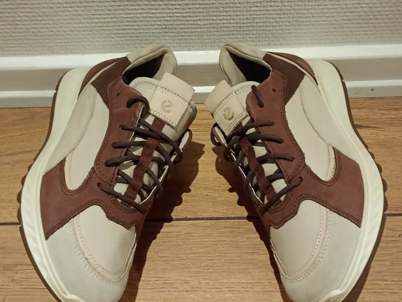 Billede 1 - Fine sneakers, Ecco, læder, str. 38.
