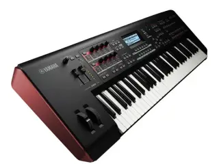 YAMAHA MOXF6 workstation keyboard