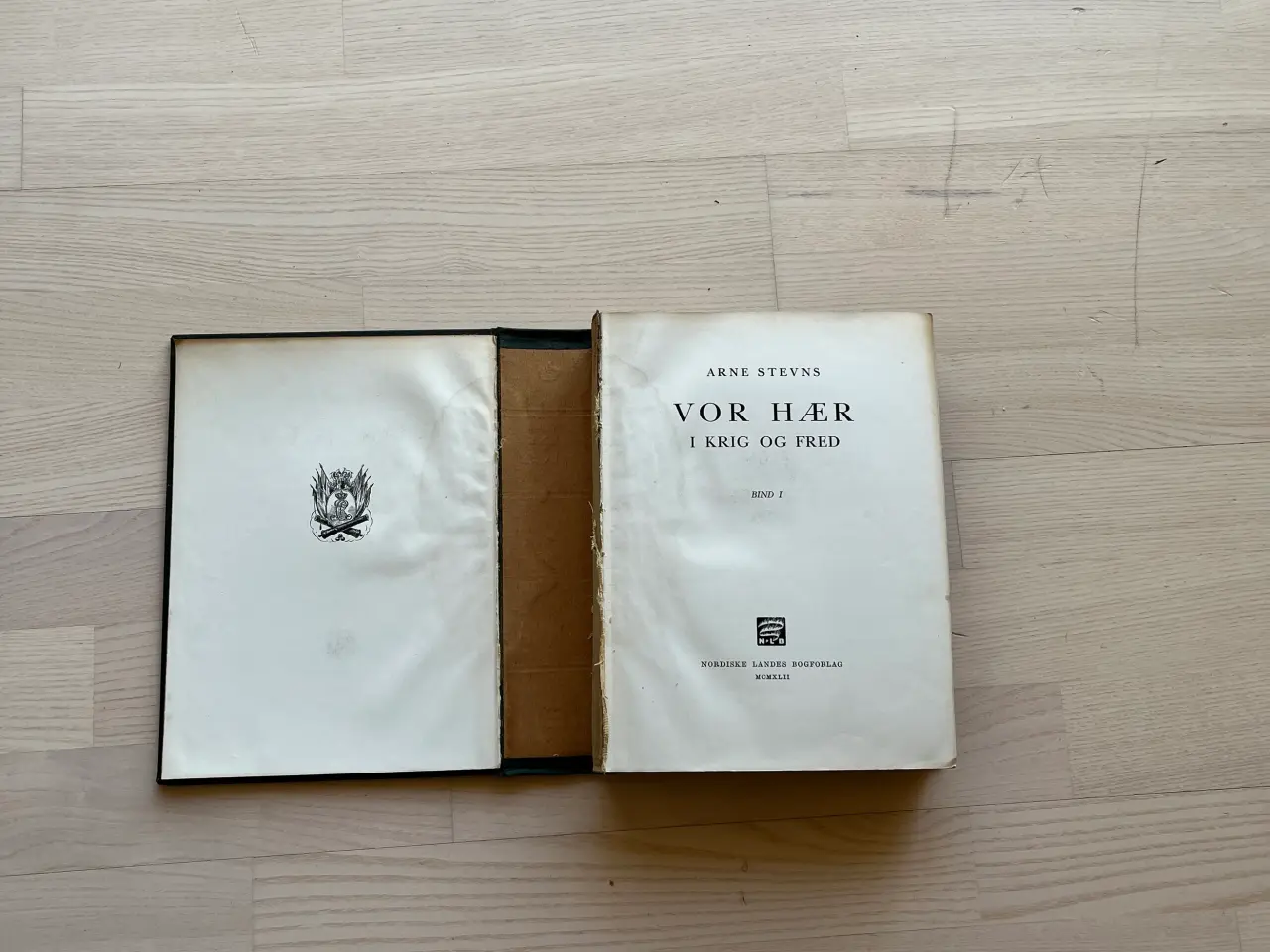 Billede 2 - Vor hær i krig og fred bd. 1 og 2 af Arne Stevns