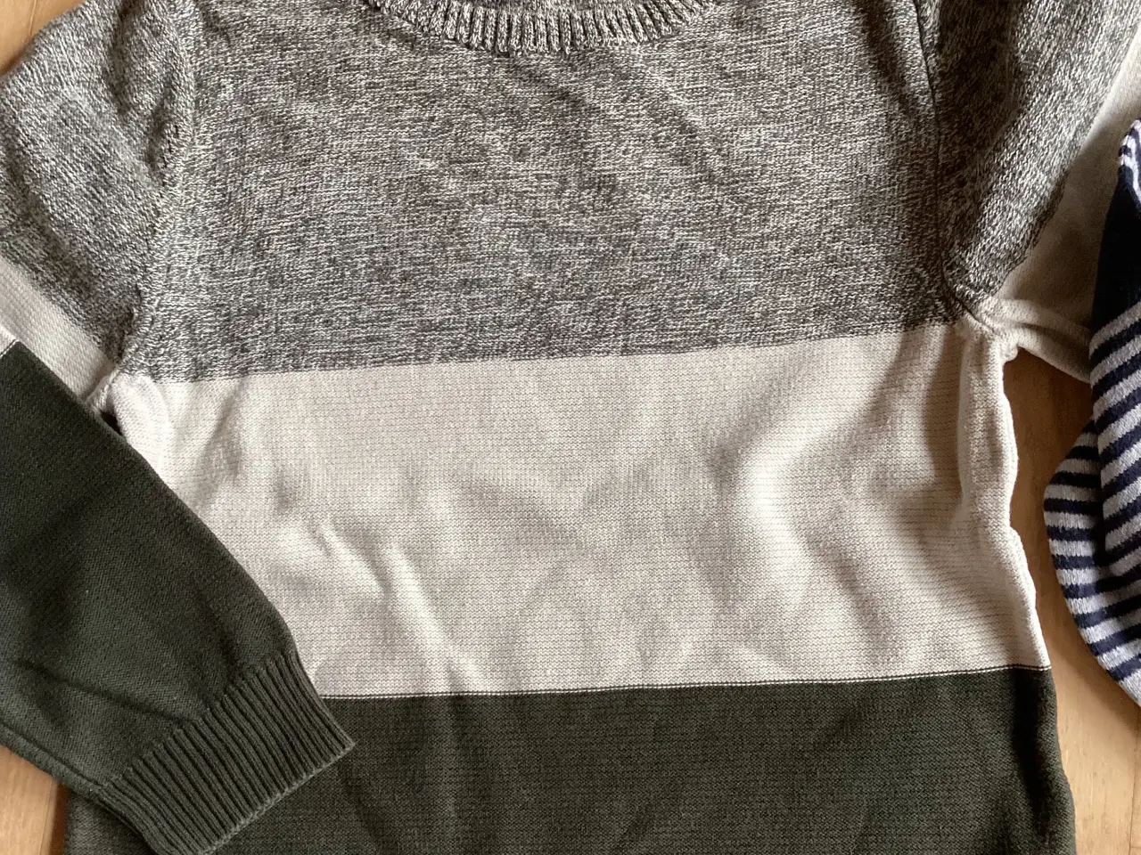 Billede 2 - Bluse pakke str. 110