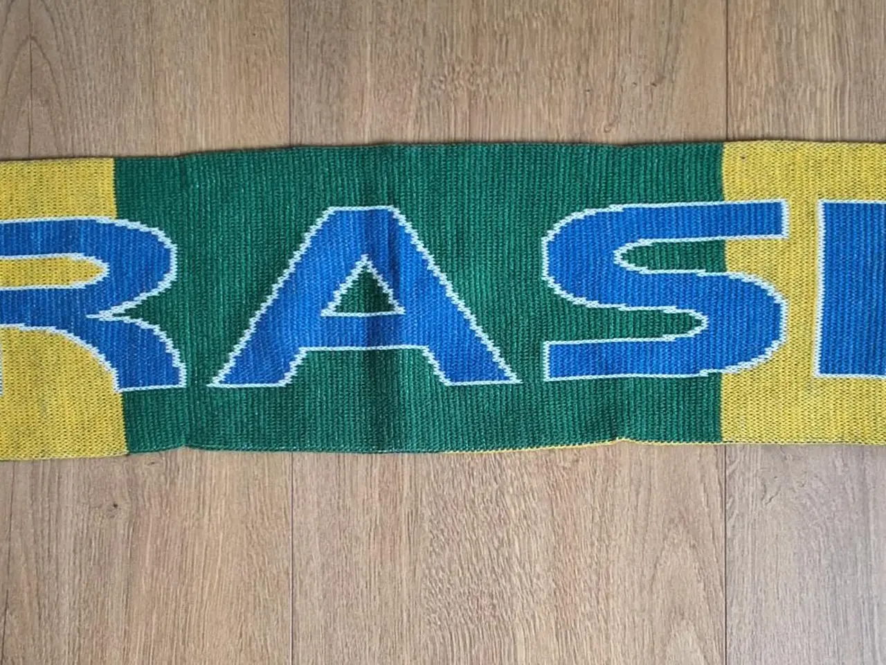 Billede 1 - NYT BRASILIEN HALSTØRKLÆDE, 145 CM