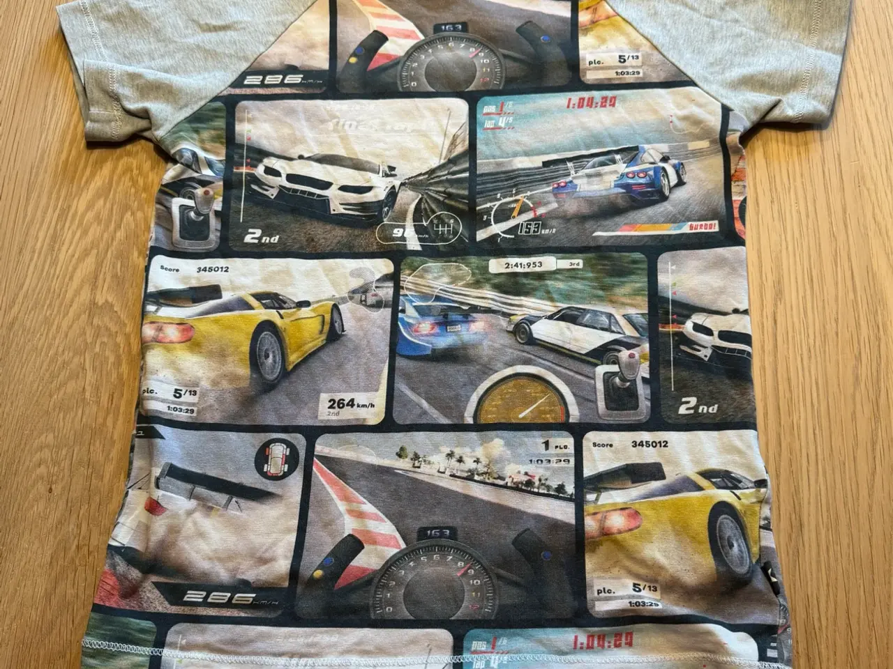Billede 2 - Sæt med shorts og tshirt fra Molo