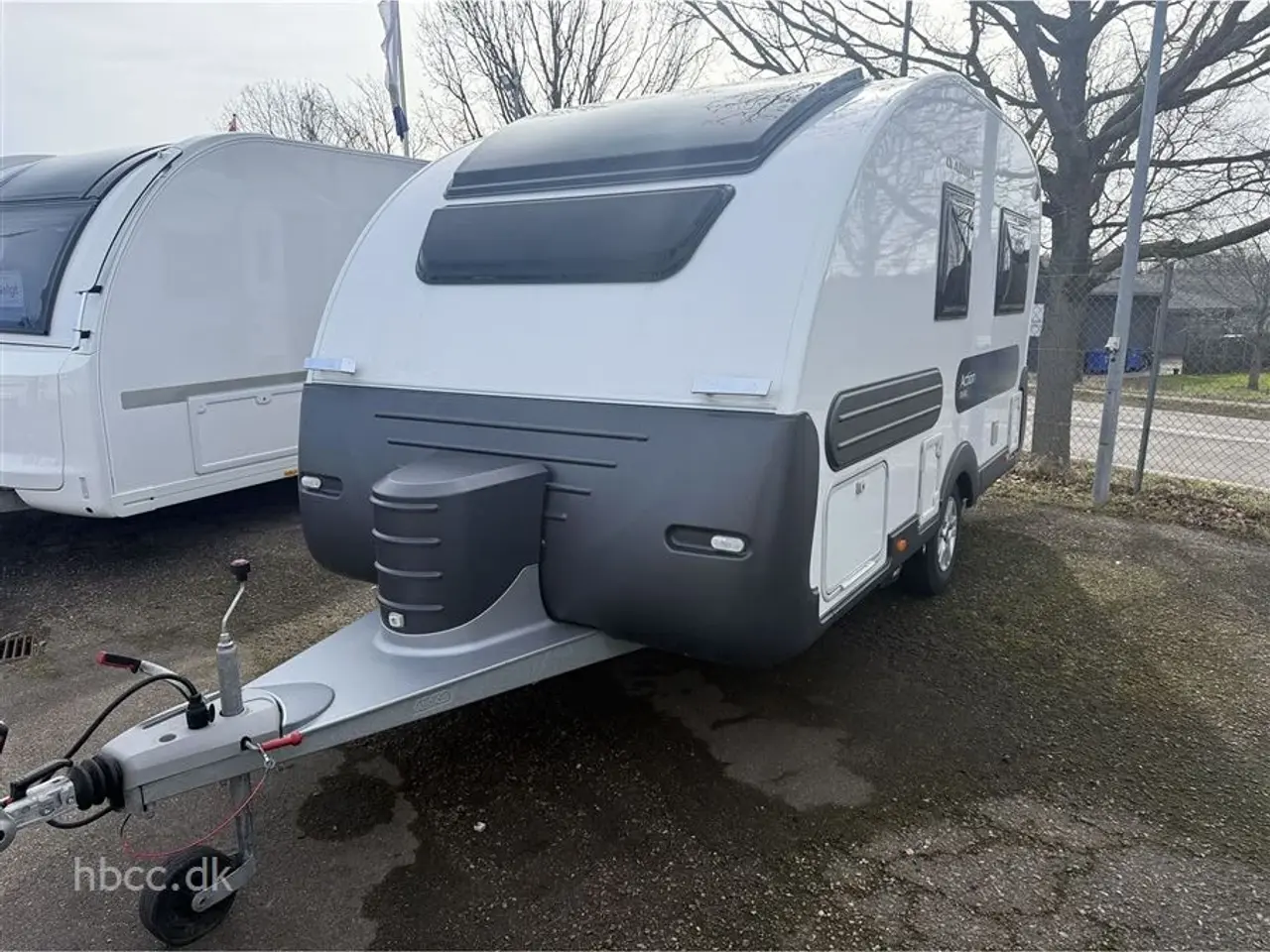 Billede 2 - 2022 - Adria Action 391 PD   Adria Action 391 PD (2022) – Moderne designvogn med mover, batteripakke &amp; Kampa telt