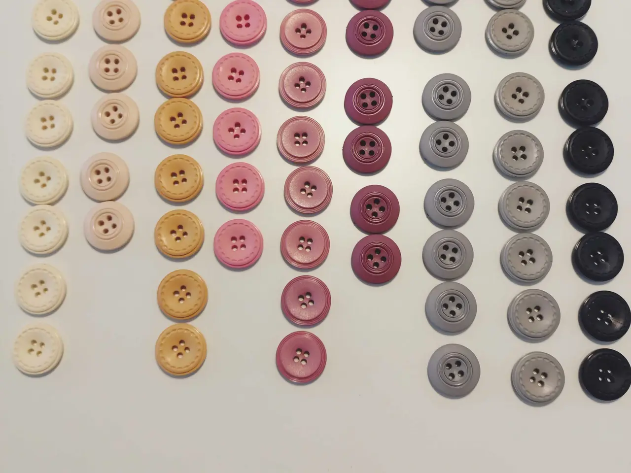 Billede 1 - Knapper bla. billede 1/2 100 kr kr / 3 100 kr