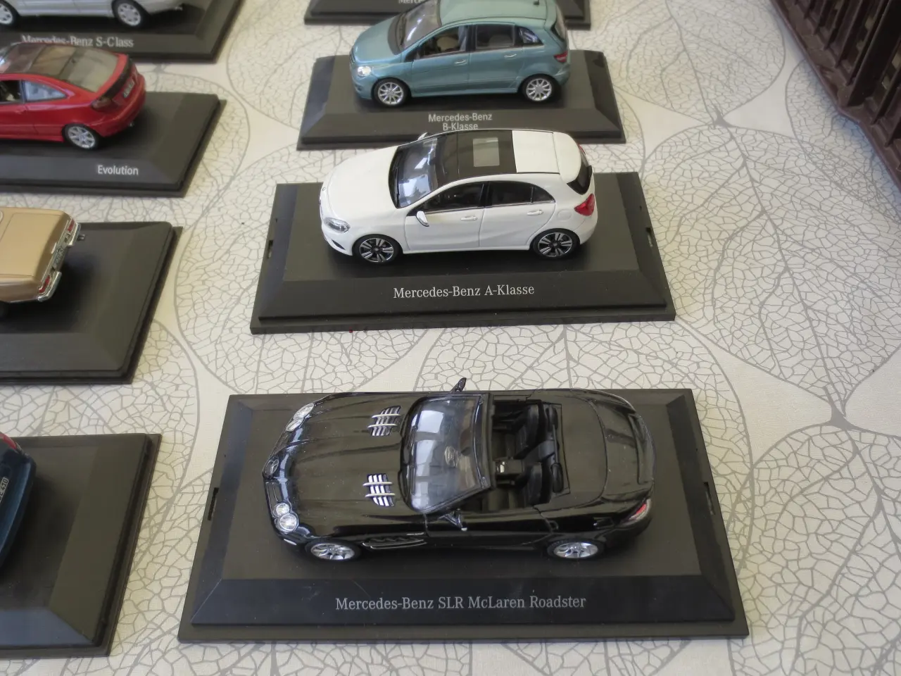 Billede 2 - 11 stk Forskellige Mercedes Benz modeller