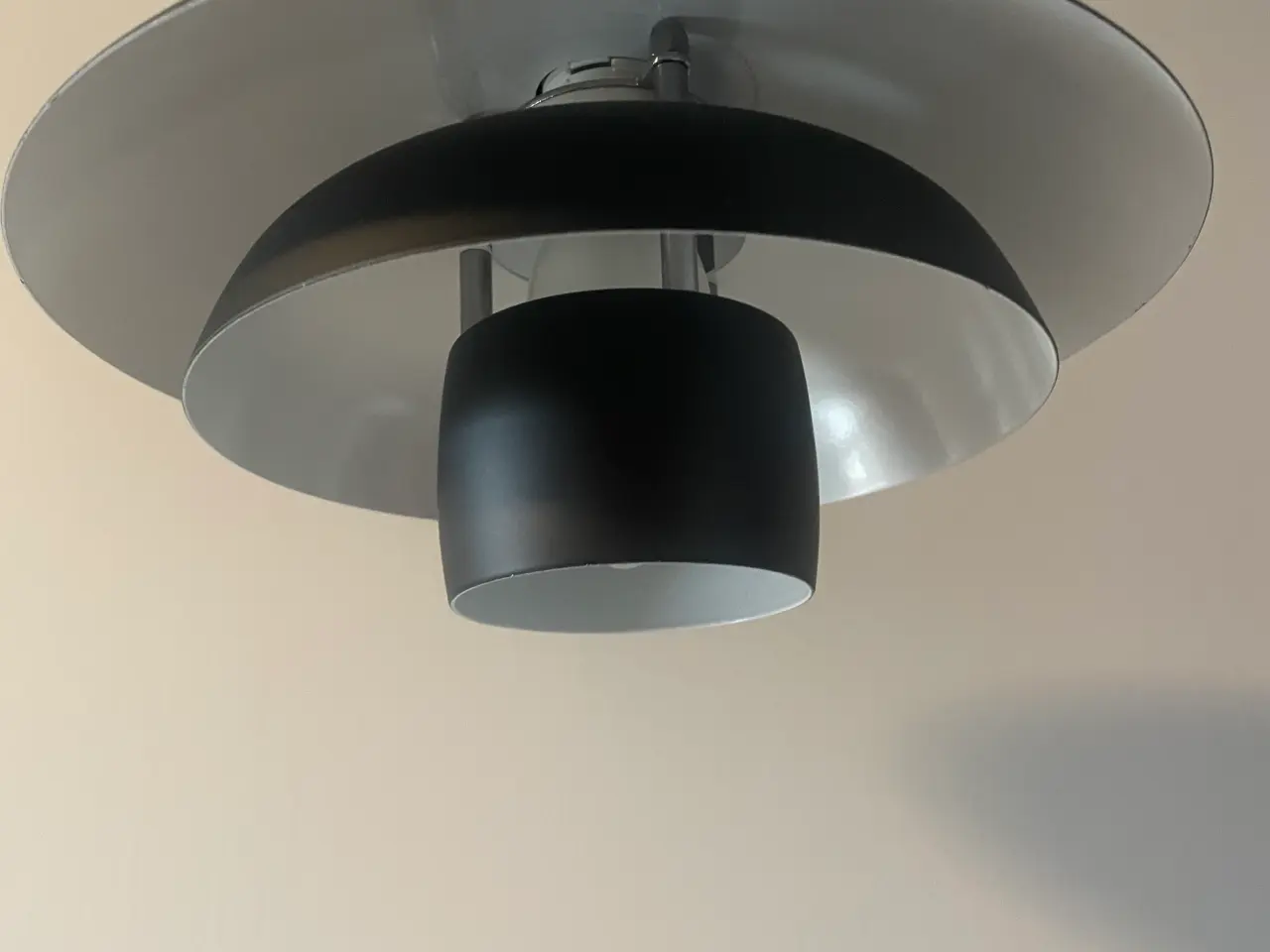 Billede 5 - Lille loftlampe (vist nok Dyberg Larsen)