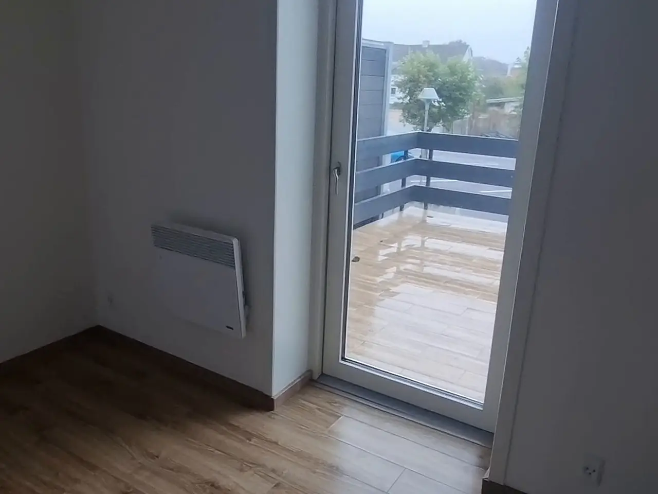 Billede 1 - 2-VÆRELSES LEJLIGHED MED STOR TERRASSE 