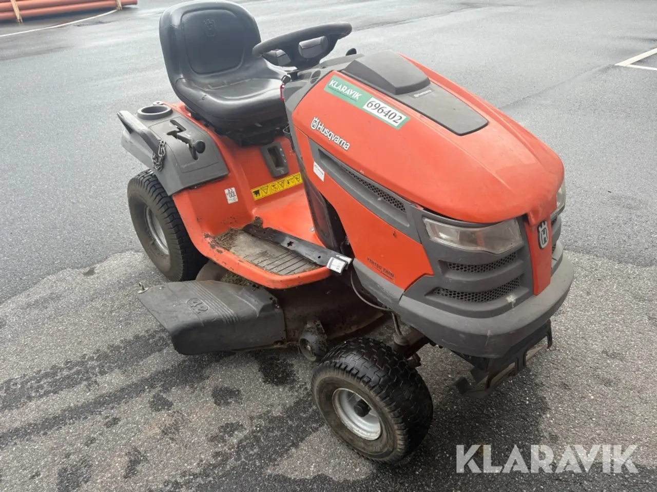 Billede 3 - Græsslåmaskine Husqvarna YTH 150 TWIN
