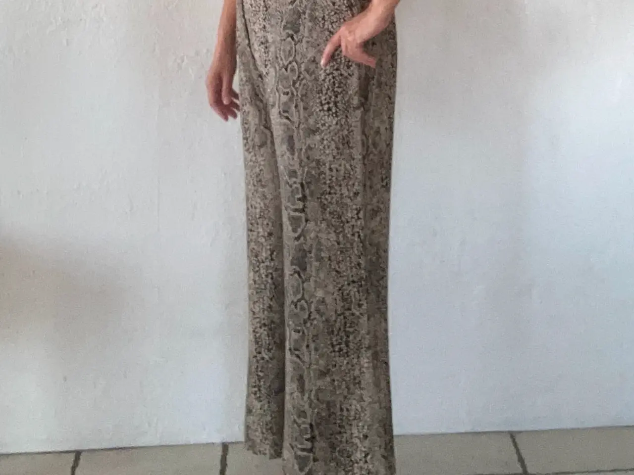 Billede 4 - By Malene Birger slangeprint‑bukser – helt nye 🤩