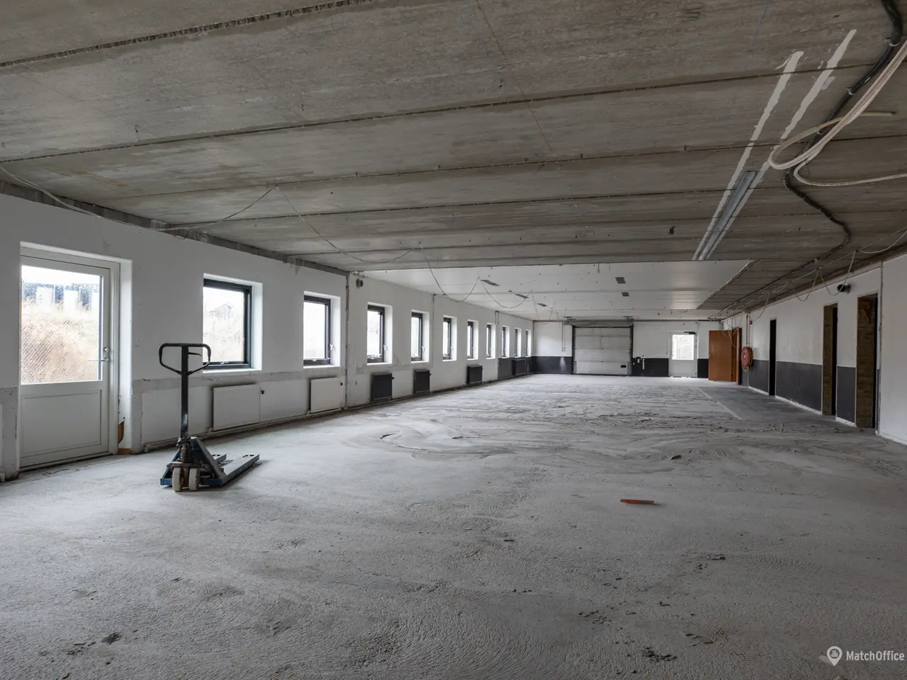 Billede 7 - Stor og renoveret domicilejendom med lager og kontor.
