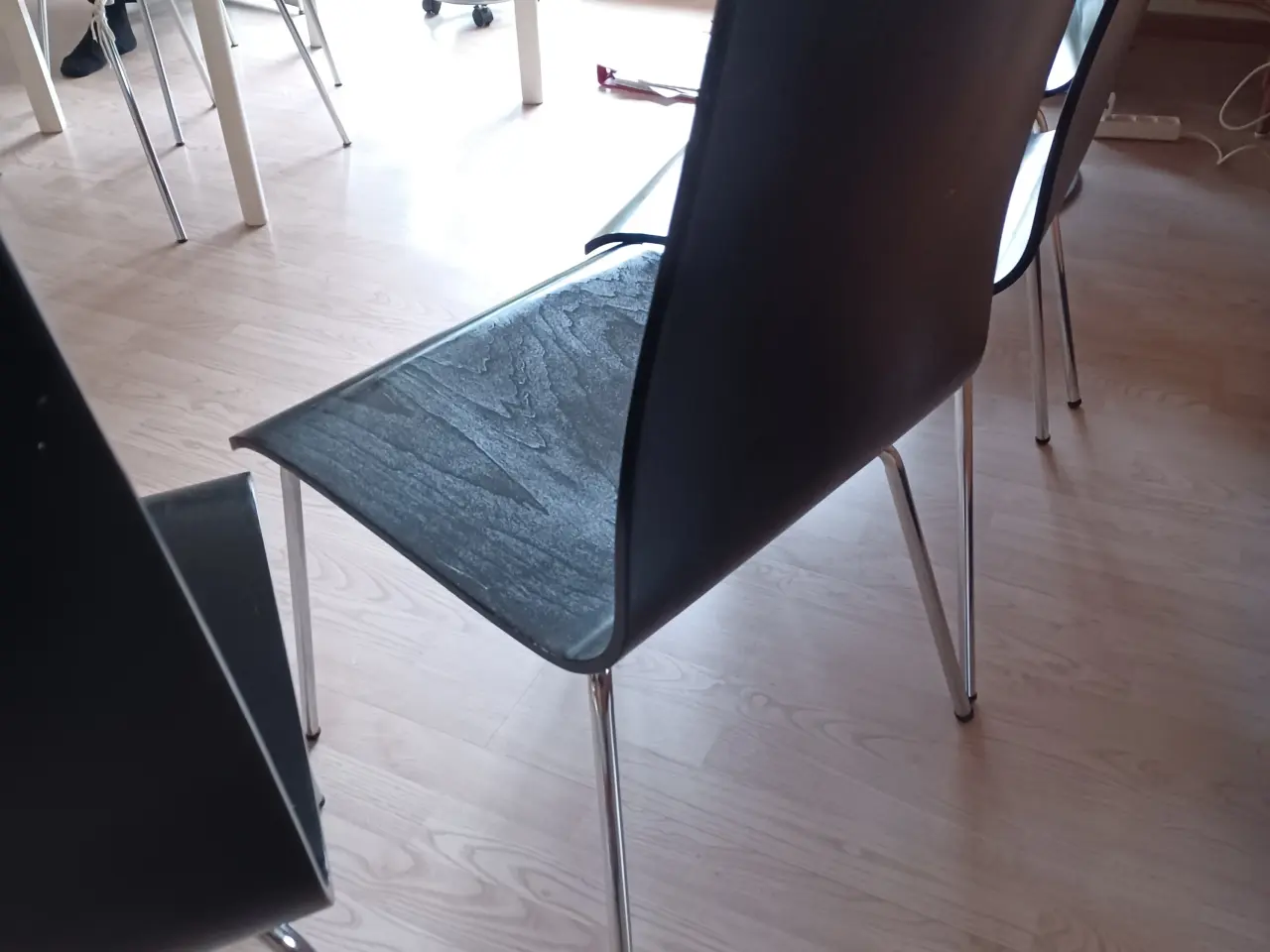 Billede 3 - Spisestuestole 4 stk. i træ finer med stålben