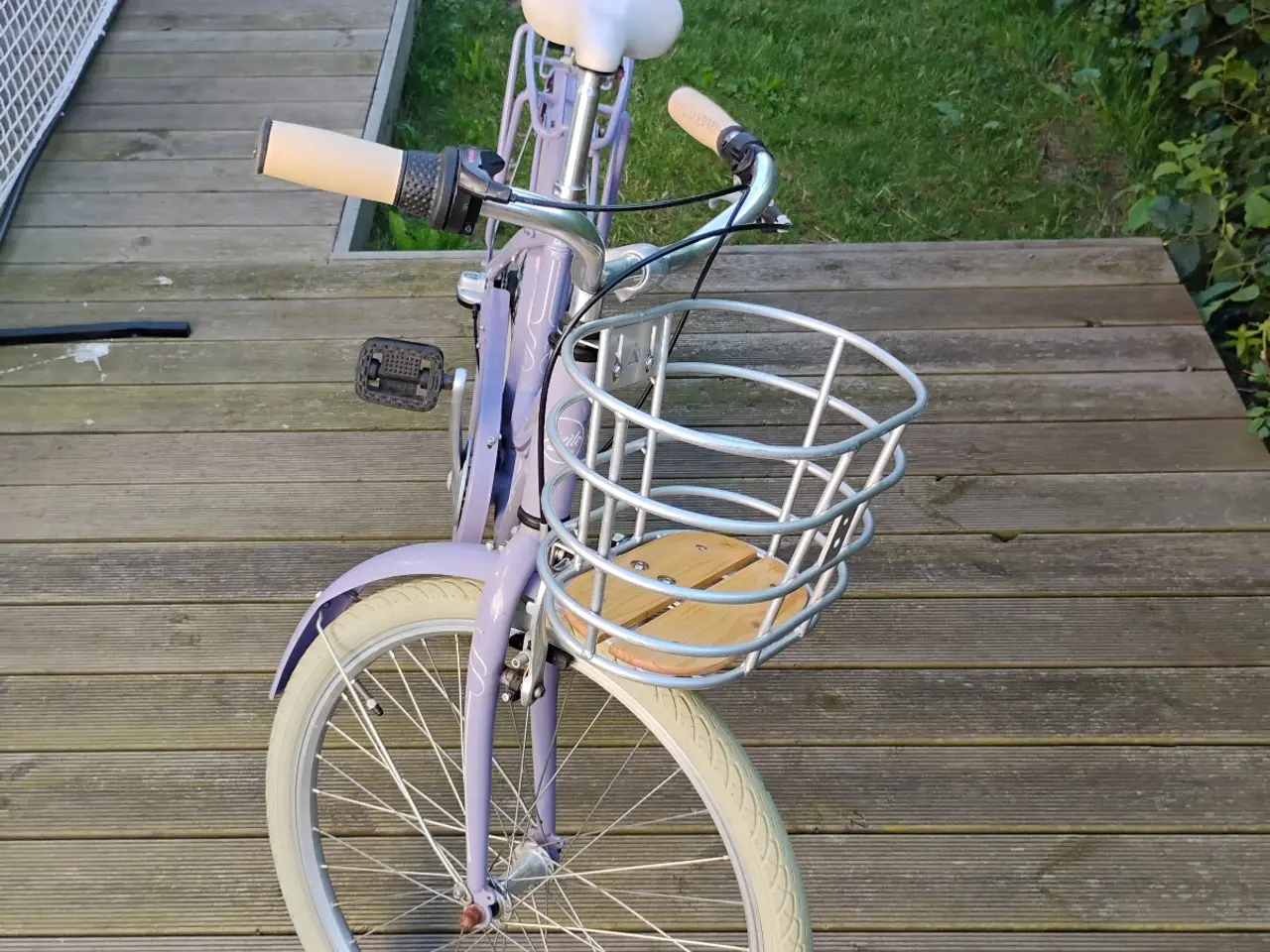 Billede 3 - Pigecykel dækstørrelse 24
