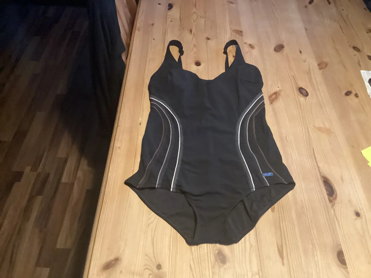 Billede 2 - Badedragter Forsk. Str.