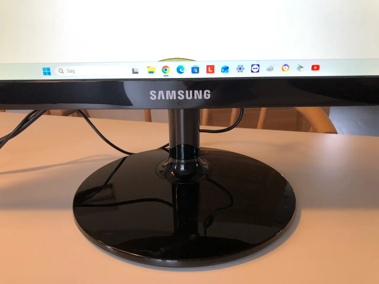 Billede 2 - Samsung 22" skærm, Full HD (1920x1080), 60 Hz