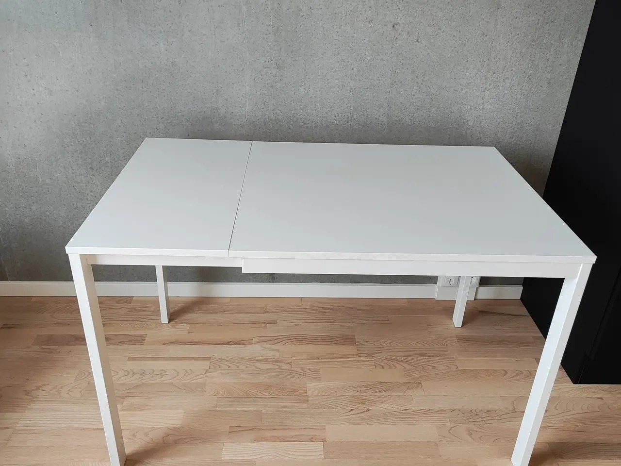 Billede 2 - VIHALS spisebord fra IKEA