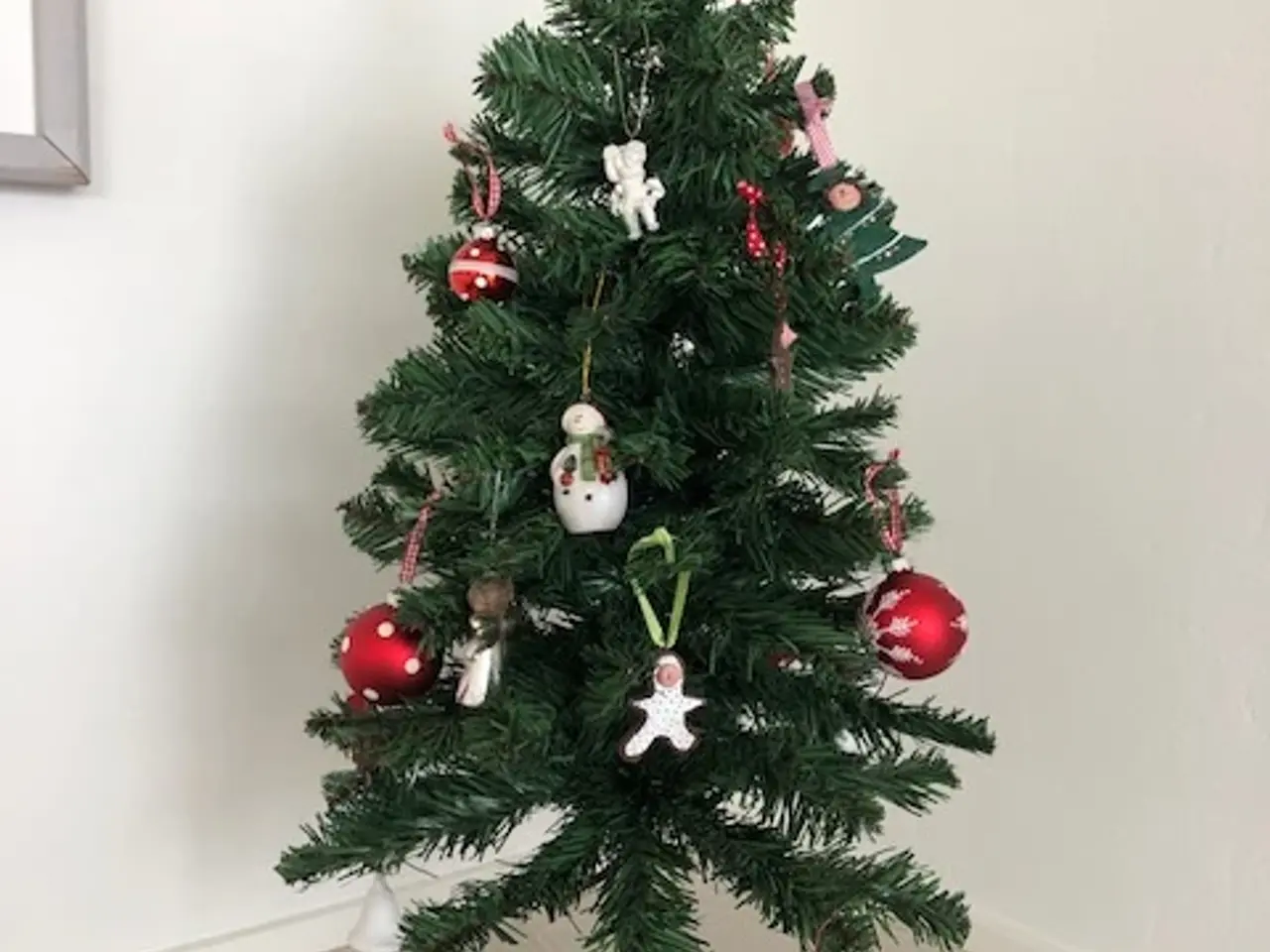 Billede 1 - "NEDSAT" FLOT lille kunstigt juletræ på 90 cm.